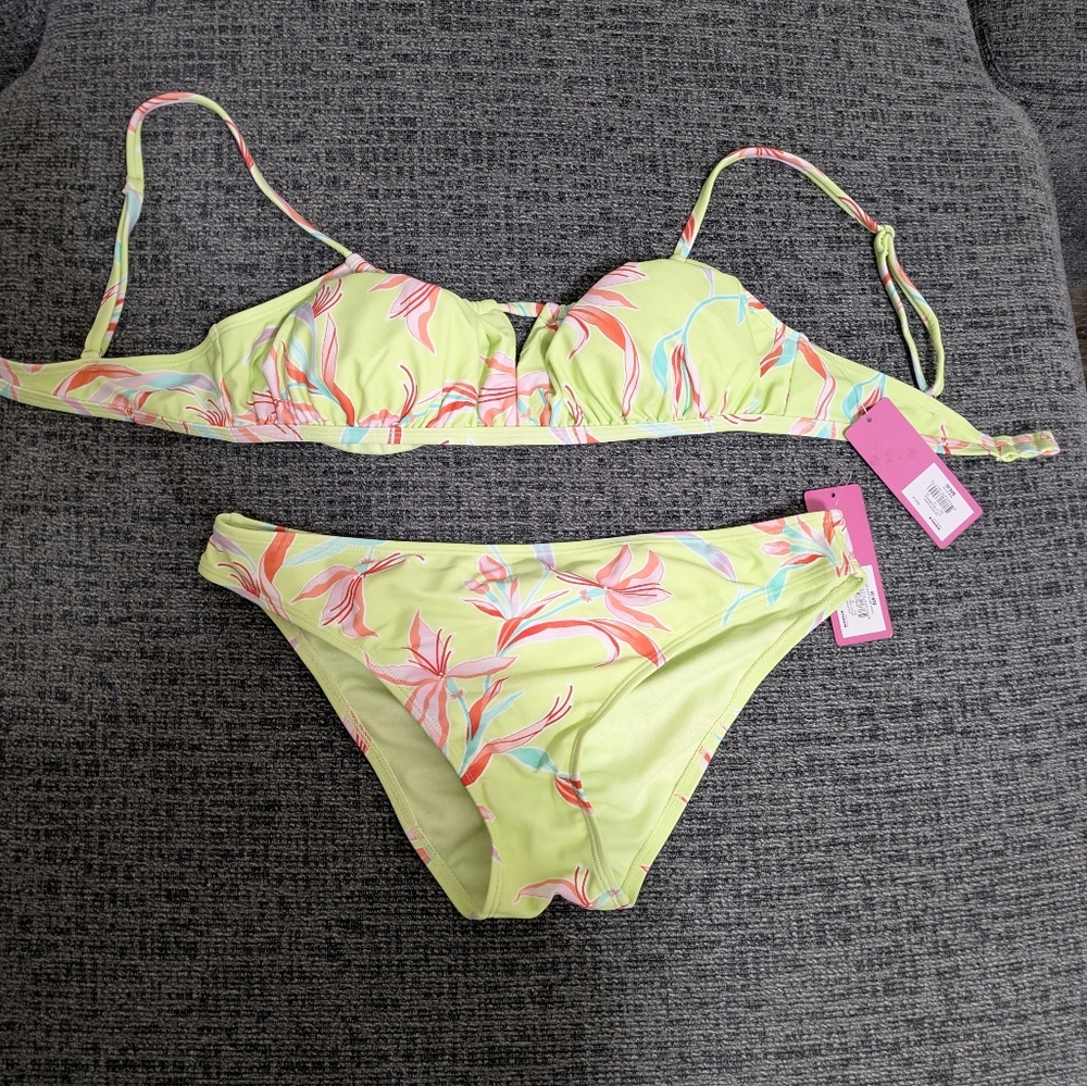 ❣️🪷NWT Ninety-Nine Island Time Bikini In Size Medium
